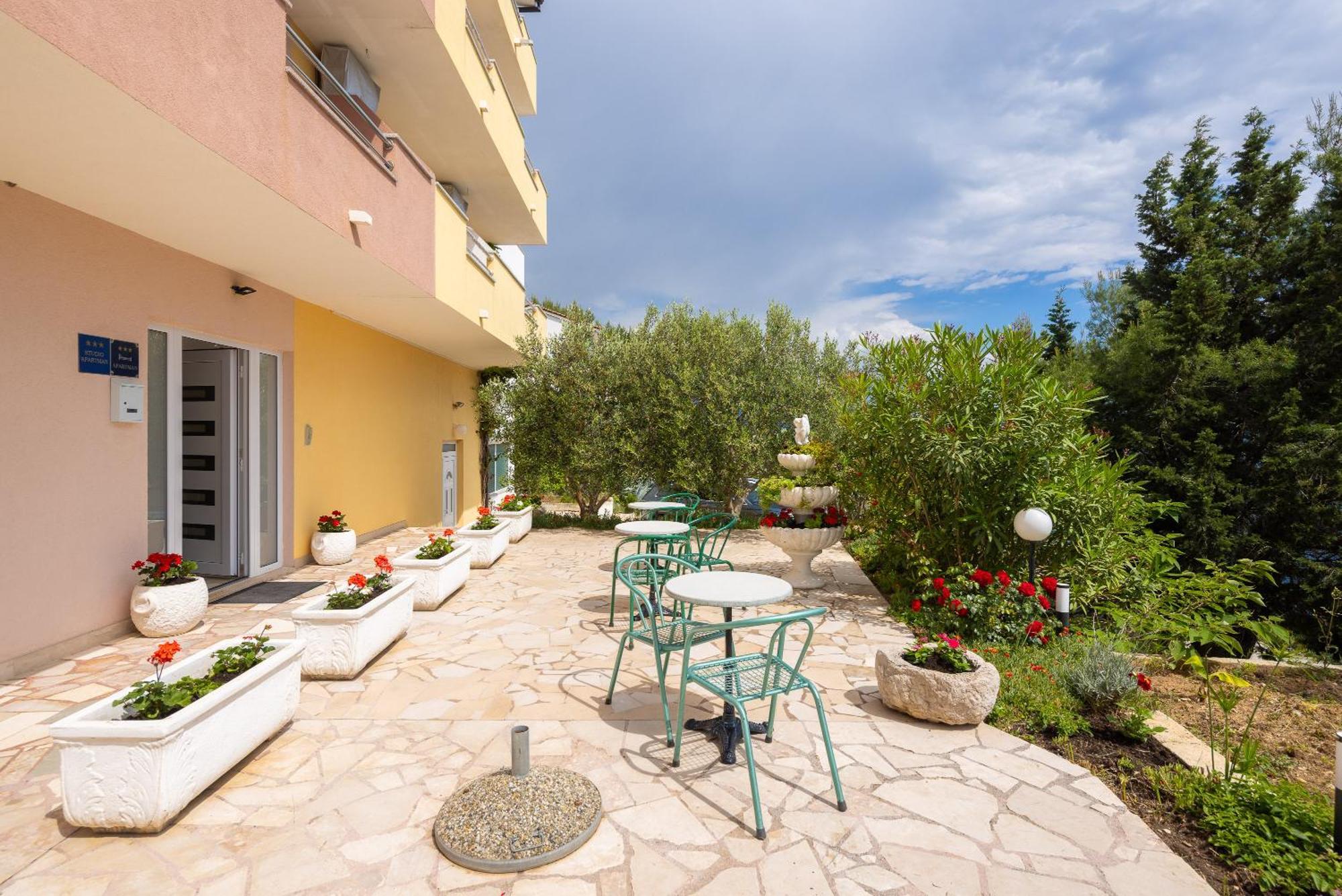 Adriatic Blue Apartments Lokva Rogoznica Bagian luar foto